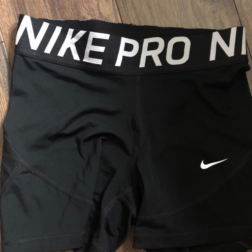 Nike Pro 3” shorts